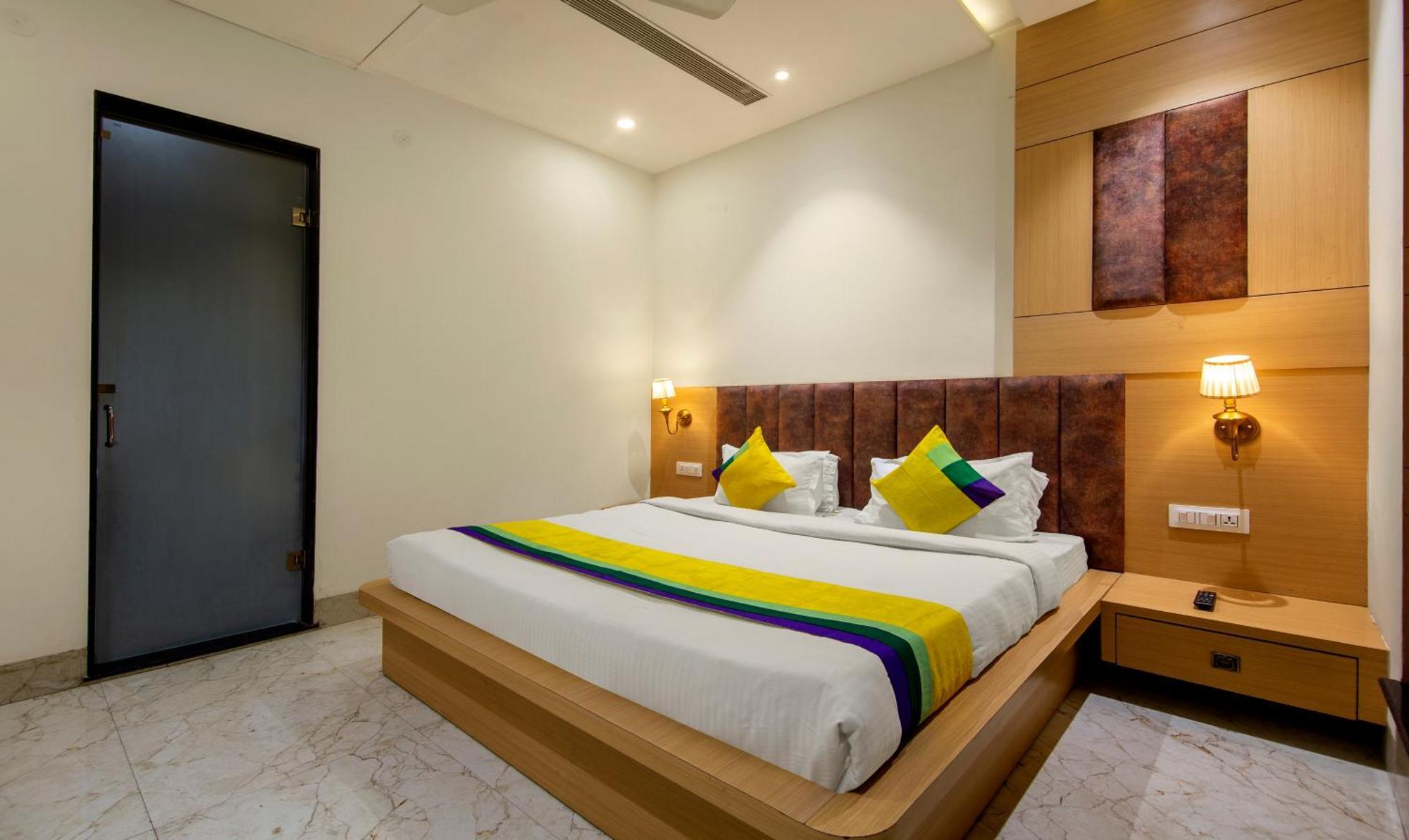 Itsy Hotels Sehdev Residency, Near Golden Temple Amritsar Zewnętrze zdjęcie